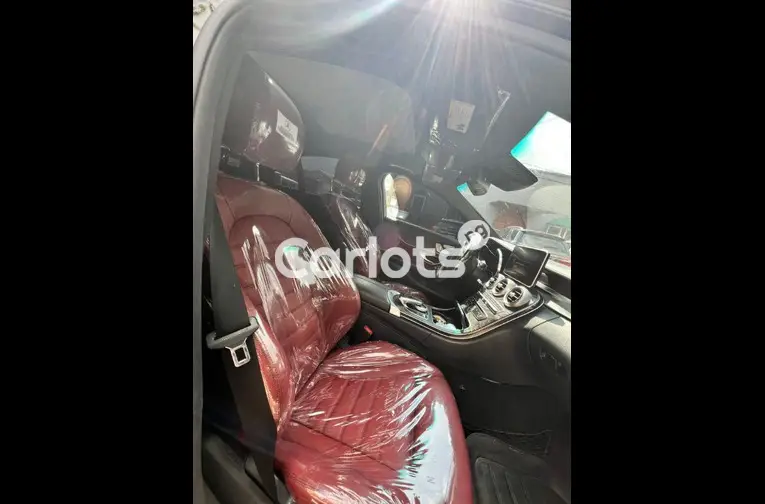 Registered 2016 MERCEDEZ BENZ C300 full option - 3/4