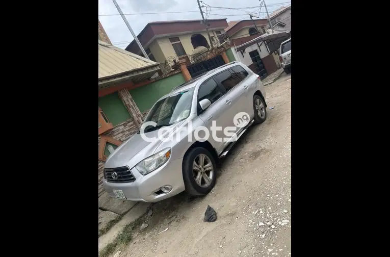 TOKS STANDARD 2010 TOYOTA HIGHLANDER LIMITED - 4/5