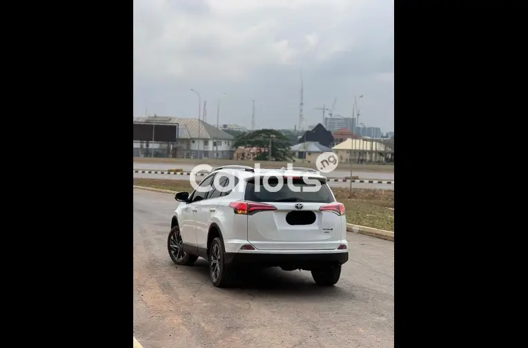 2018 KEYLESS TOYOTA RAV4 XLE - 5/5