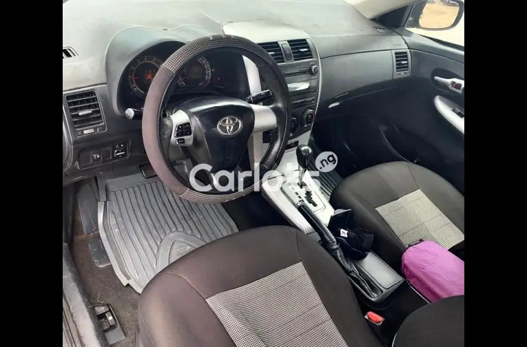 Nigerian Used 2011 TOYOTA COROLLA for sale in Abuja, FCT - thumbnail 3