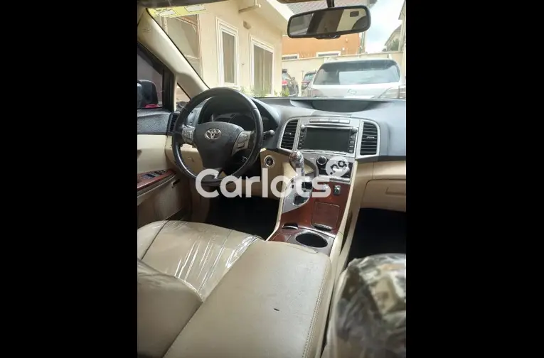 FOREIGN USED 2010 TOYOTA VENZA AWD V6 FULL OPTION for sale in Ajah, Lagos - thumbnail 2