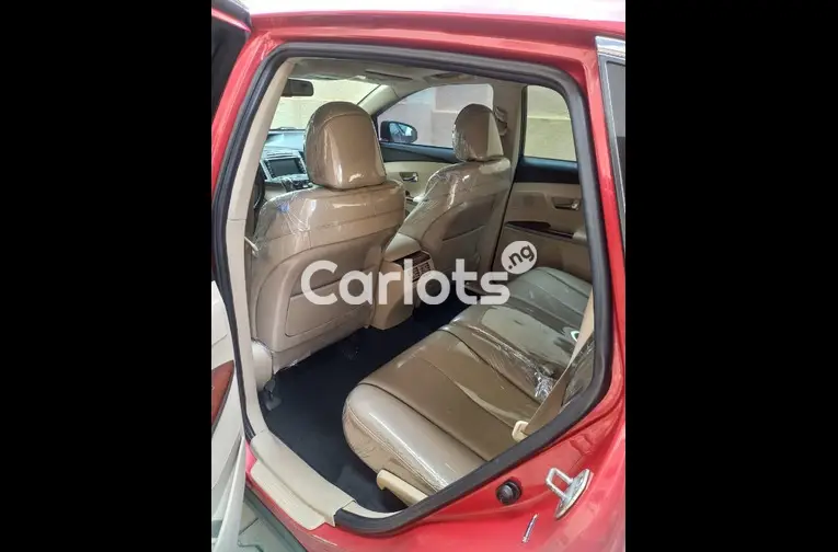 FOREIGN USED 2010 TOYOTA VENZA AWD V6 FULL OPTION for sale in Ajah, Lagos - photo 3 of 5