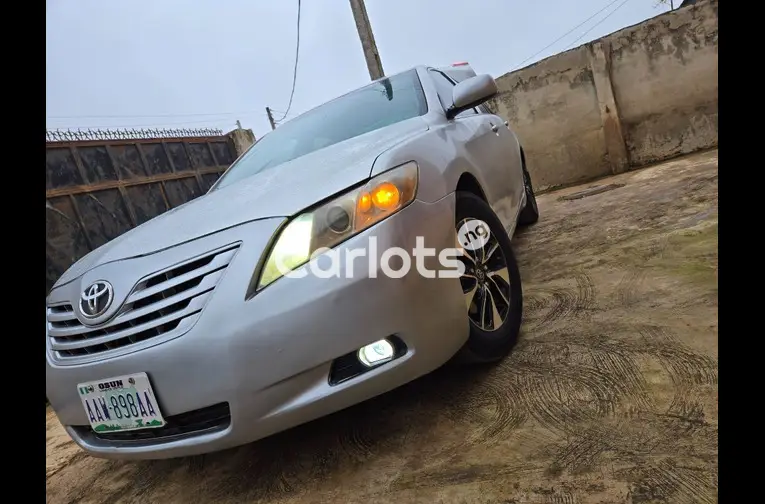 REGISTERED Toyota Camry 2007 - 4/5
