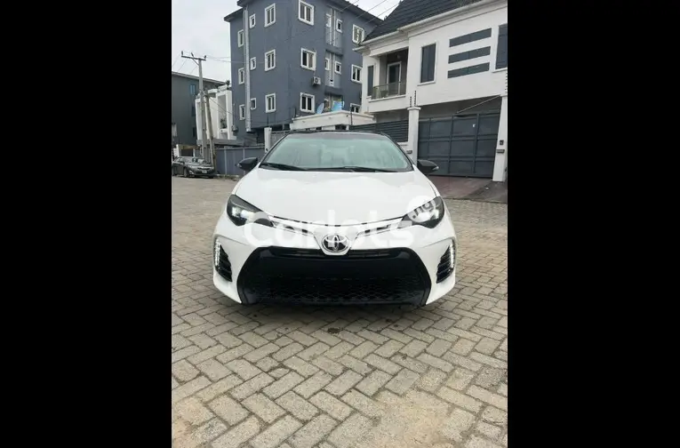 Toyota Corolla 2016 upgraded to 2019 - 3/5