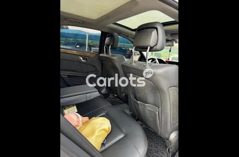 2011 MERCEDES E350 - 2/5