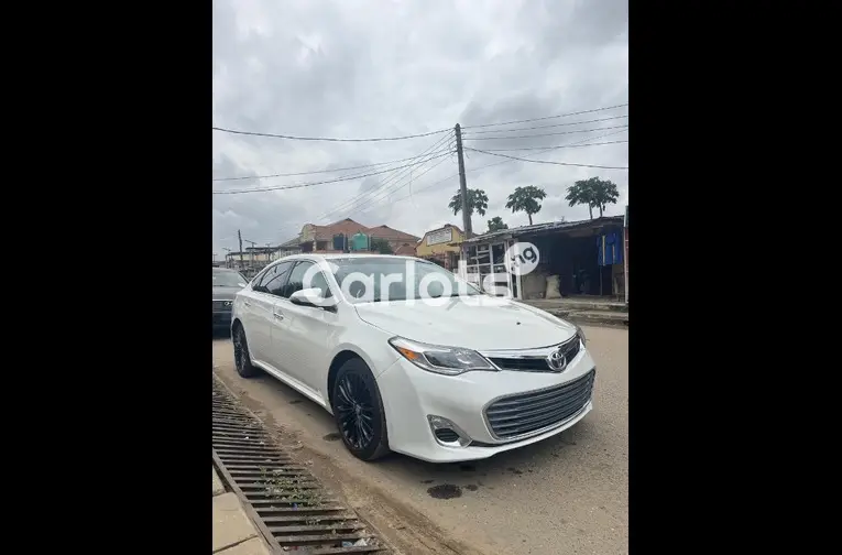 FORIEGN USED 2014 TOYOTA AVALON - 2/5