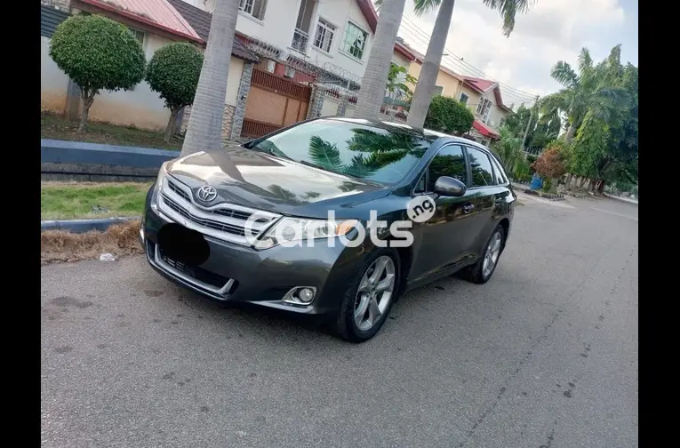 2010 TOYOTA VENZA