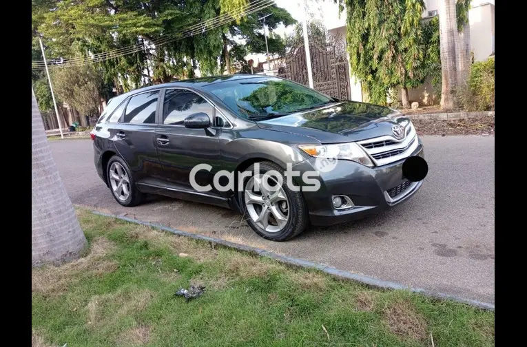 2010 TOYOTA VENZA - 2/5