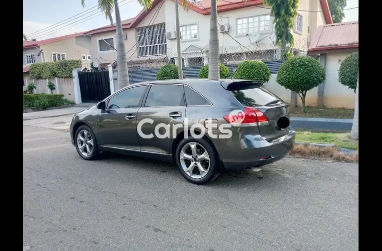 Nigerian Used 2010 TOYOTA VENZA for sale in Abuja, FCT - photo 5 of 5