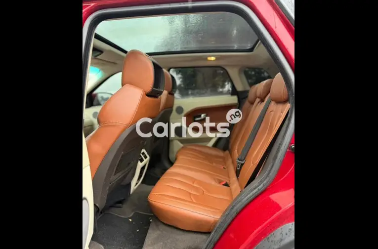 Nigerian Used 2014 RANGE ROVER EVOGUE FULL OPTION for sale in Abuja, FCT - thumbnail 4