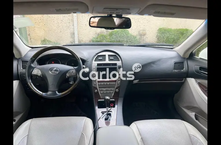 Nigerian Used 2012 LEXUS ES350 for sale in Abuja, FCT - photo 2 of 5