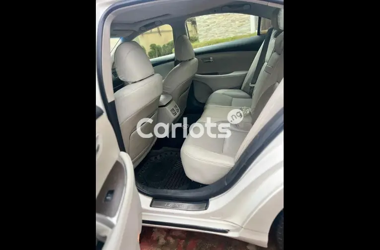 Nigerian Used 2012 LEXUS ES350 for sale in Abuja, FCT - photo 3 of 5