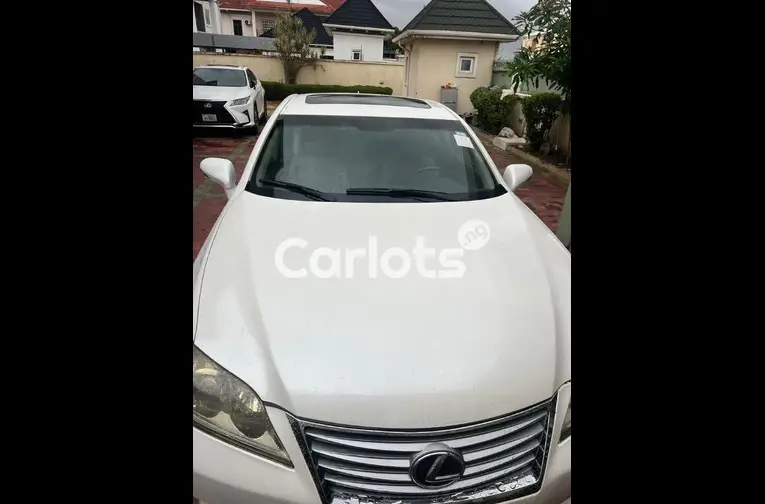 Nigerian Used 2012 LEXUS ES350 for sale in Abuja, FCT - photo 5 of 5