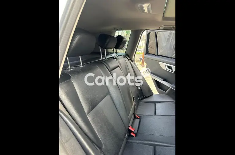 Nigerian Used 2014 MERCEDES BENZ GLK350 FULL OPTION for sale in Kaduna - photo 4 of 5