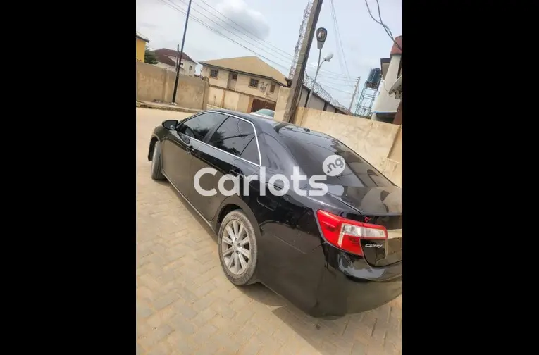 Toyota Camry XLE 2012 - 4/5