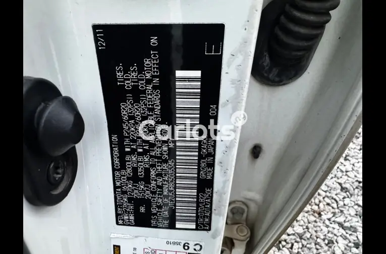 Nigerian Used 2012 TOYOTA 4RUNNER for sale in Garki, FCT - photo 2 of 5
