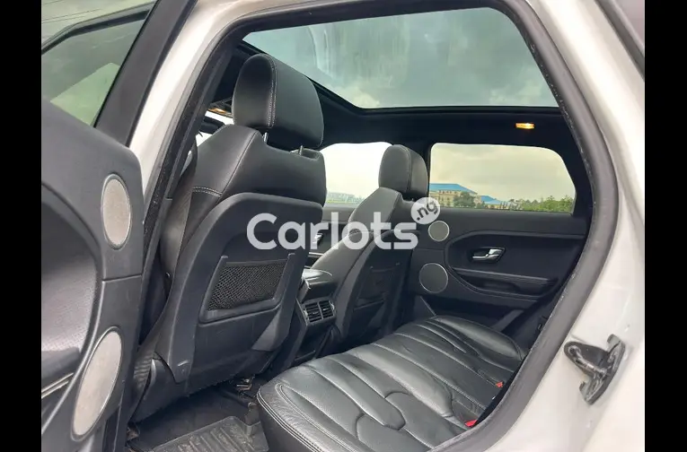 Nigerian Used 2012 RANGE ROVER EVOGUE for sale in Abuja, FCT - photo 3 of 5