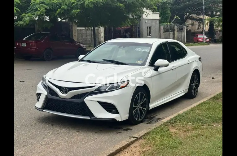 FOREIGN USED 2018 TOYOTA CAMRY for sale in Abuja, FCT - photo 1 of 5