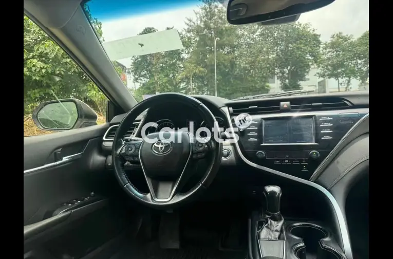 FOREIGN USED 2018 TOYOTA CAMRY for sale in Abuja, FCT - photo 2 of 5