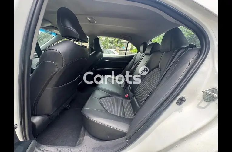 FOREIGN USED 2018 TOYOTA CAMRY for sale in Abuja, FCT - photo 4 of 5