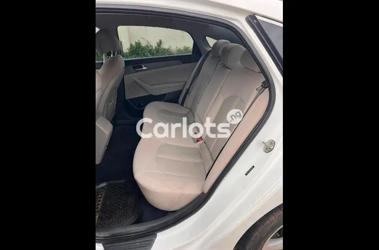 Nigerian Used 2017 HYUNDAI SONATA for sale in Kaduna - photo 4 of 5