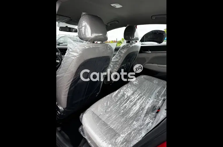 Foreign Used 2017 HYUNDAI ELANTRA for sale in Garki, FCT - thumbnail 2
