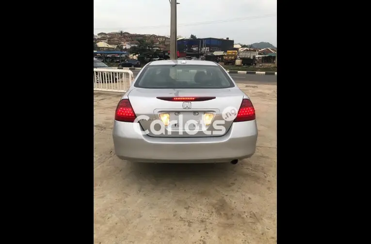 Nigerian Used 2007 HONDA ACCORD DC for sale in Abuja, FCT - thumbnail 4