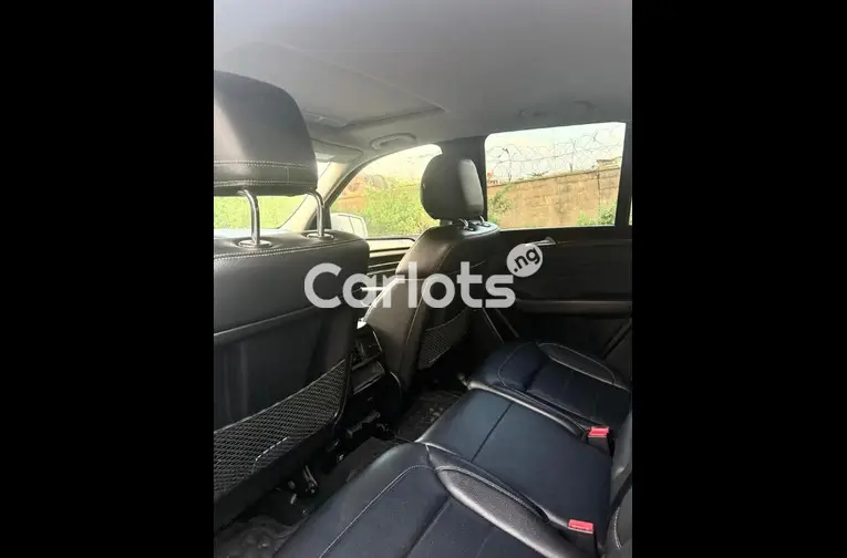Nigerian Used 2014 MERCEDES BENZ ML350 for sale in Abuja, FCT - photo 4 of 5