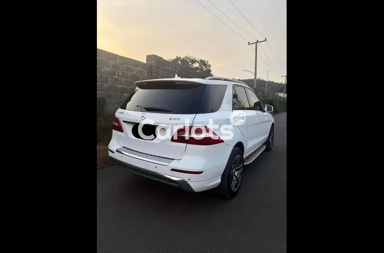 Nigerian Used 2014 MERCEDES BENZ ML350 for sale in Abuja, FCT - photo 5 of 5
