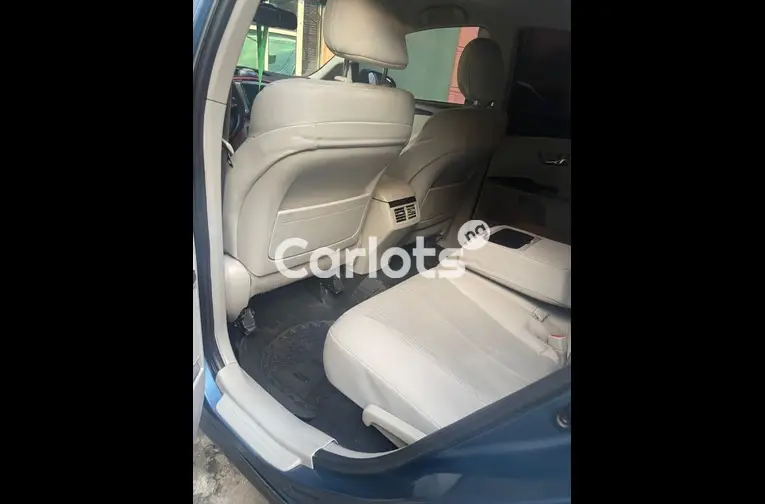 TOKS Standard 2011 Toyota VENZA AWD - 3/5