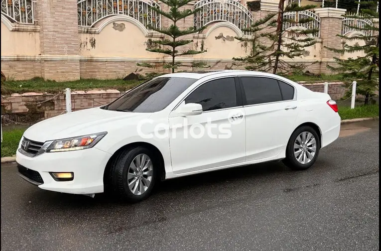 CLEAN NIGERIAN USED HONDA ACCORD 2013 MODEL for sale in Abuja, FCT - photo 5 of 7