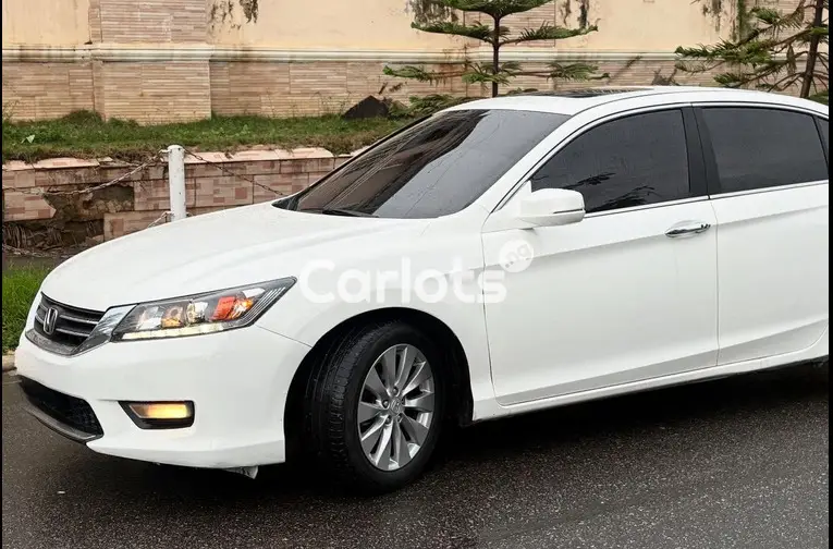 CLEAN NIGERIAN USED HONDA ACCORD 2013 MODEL for sale in Abuja, FCT - photo 6 of 7