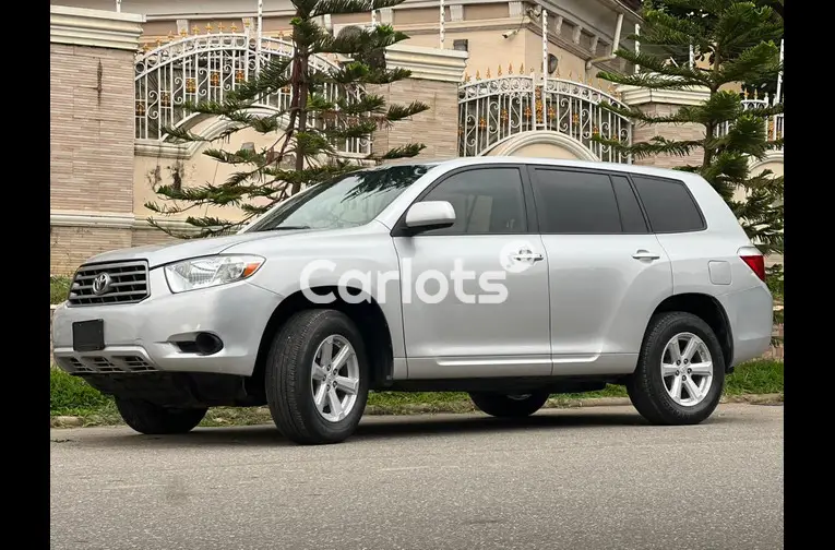 CLEAN NIGERIAN USED TOYOTA HIGHLANDER 2008 MODEL for sale in Abuja, FCT - thumbnail 1