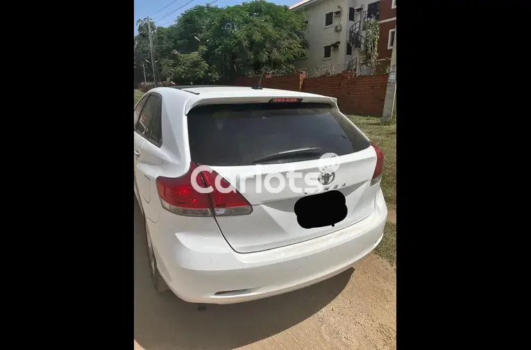 Nigerian Used 2010 TOYOTA VENZA FULL OPTION for sale in Abuja, FCT - photo 4 of 4