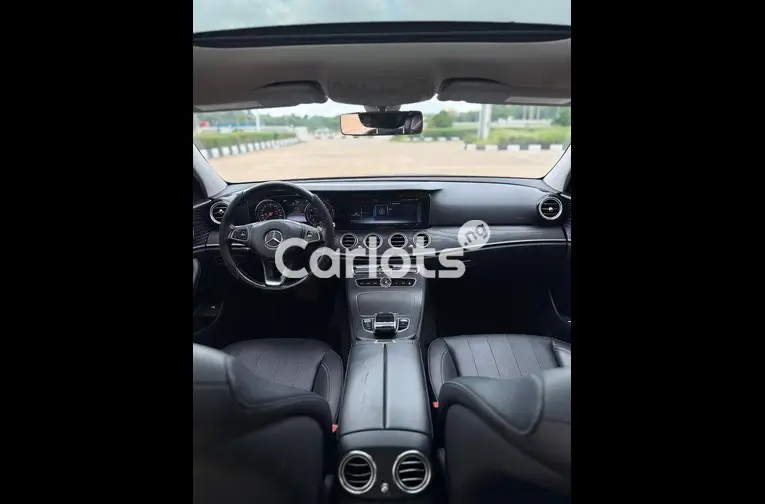 Nigerian Used 2017 MERCEDES BENZ E300 FULL OPTION for sale in Abuja, FCT - photo 4 of 7