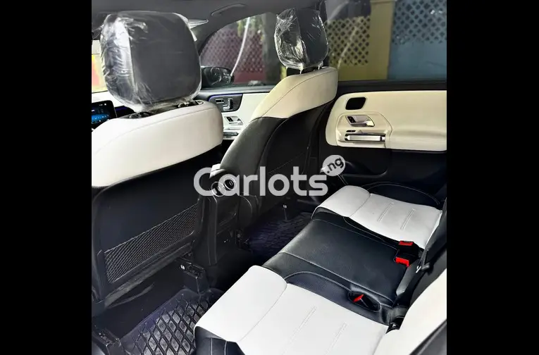 FOREIGN USED 2021 MERCEDES BENZ GLB250 for sale in Abuja, FCT - thumbnail 5