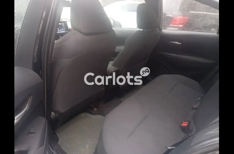 2 weeks used 2022 Toyota Corolla for sale in Abuja, FCT - photo 3 of 5