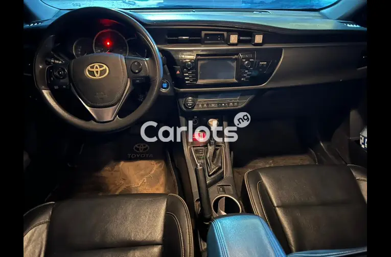 Nigerian Used 2014 Toyota Corolla With very sound engine for sale in Abuja, FCT - thumbnail 2