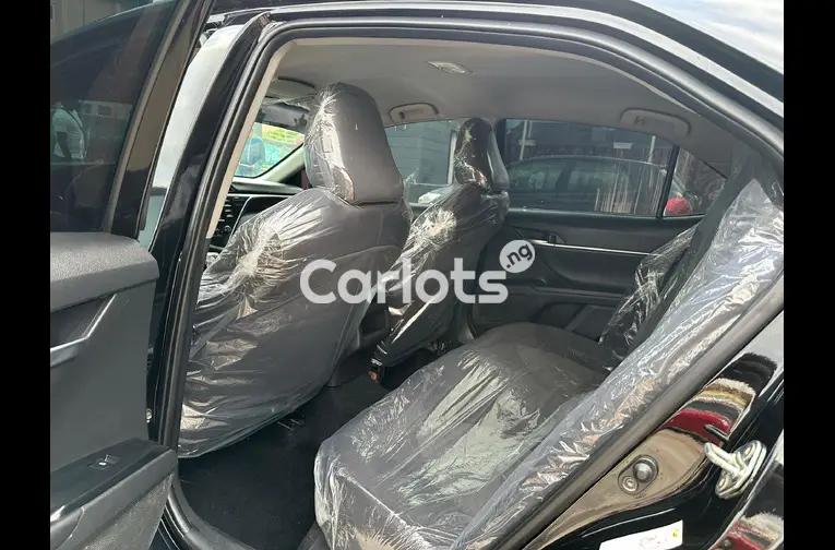 Nigerian Used TOKS STANDARD 2018 TOYOTA CAMRY LE for sale in Kaduna - photo 5 of 7