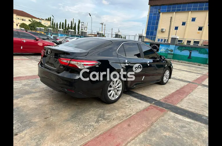 Nigerian Used TOKS STANDARD 2018 TOYOTA CAMRY LE for sale in Kaduna - photo 6 of 7