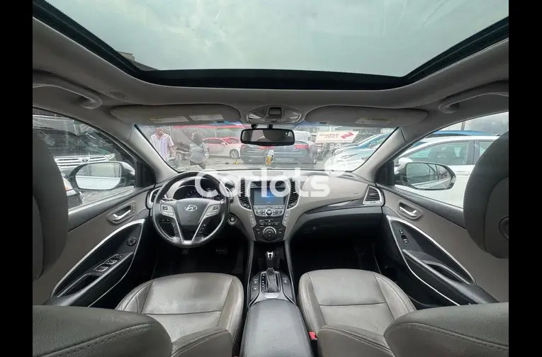 FOREIGN USED 2015 HYUNDAI SANTA FE LIMITED ULTIMATE AWD for sale in Lagos - photo 3 of 7