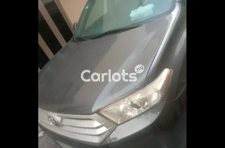 2008 Toyota Highlander with 3 row seat