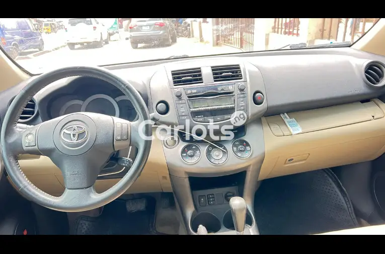 FOREIGN USED 2009 TOYOTA RAV4 LIMITED V6 for sale in Ojo, Lagos - thumbnail 2