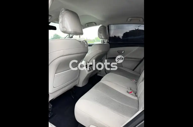 Used TOYOTA VENZA 2013 for sale in Garki, FCT - photo 3 of 7