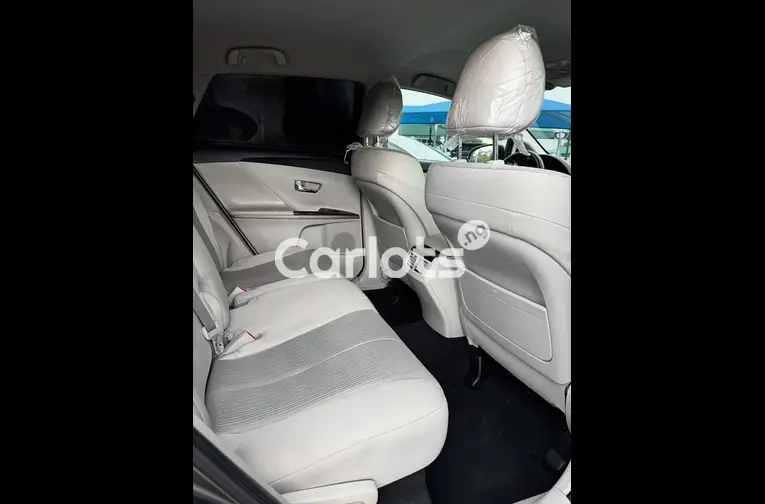 Used TOYOTA VENZA 2013 for sale in Garki, FCT - thumbnail 4