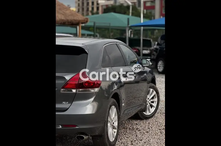 Used TOYOTA VENZA 2013 for sale in Garki, FCT - photo 6 of 7