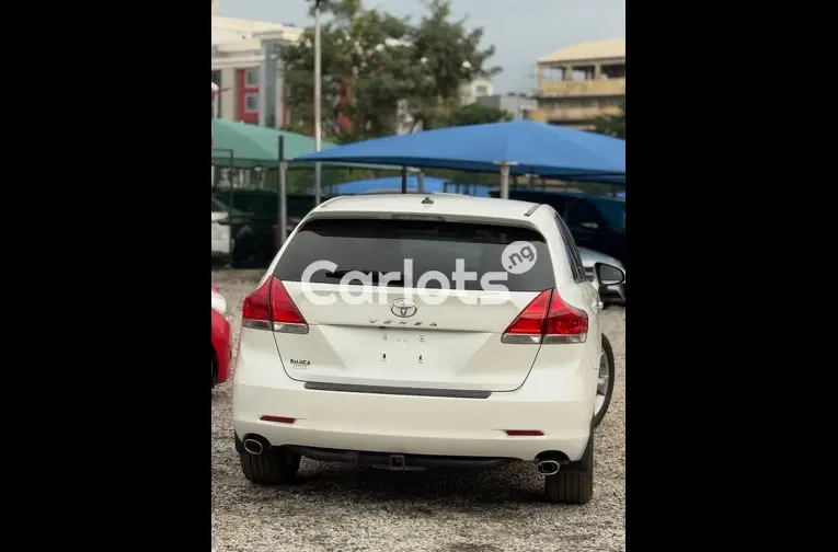 Nigerian Used TOYOTA VENZA 2015 for sale in Garki, FCT - thumbnail 6