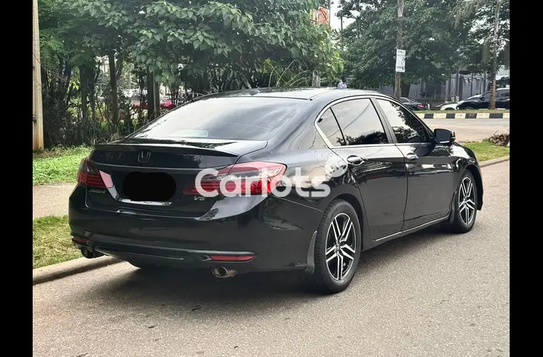 2017 UPGRADED HONDA ACCORD for sale in Abuja, FCT - thumbnail 5