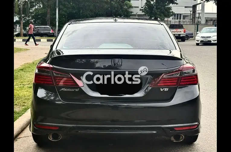 2017 UPGRADED HONDA ACCORD for sale in Abuja, FCT - thumbnail 6
