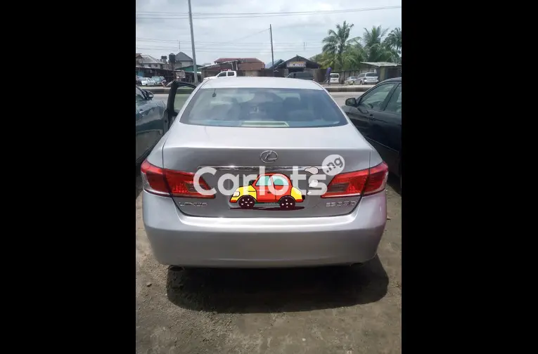 Neatly used Lexus es350